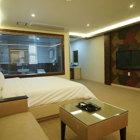 Hotel W Shinjeju Exterior photo