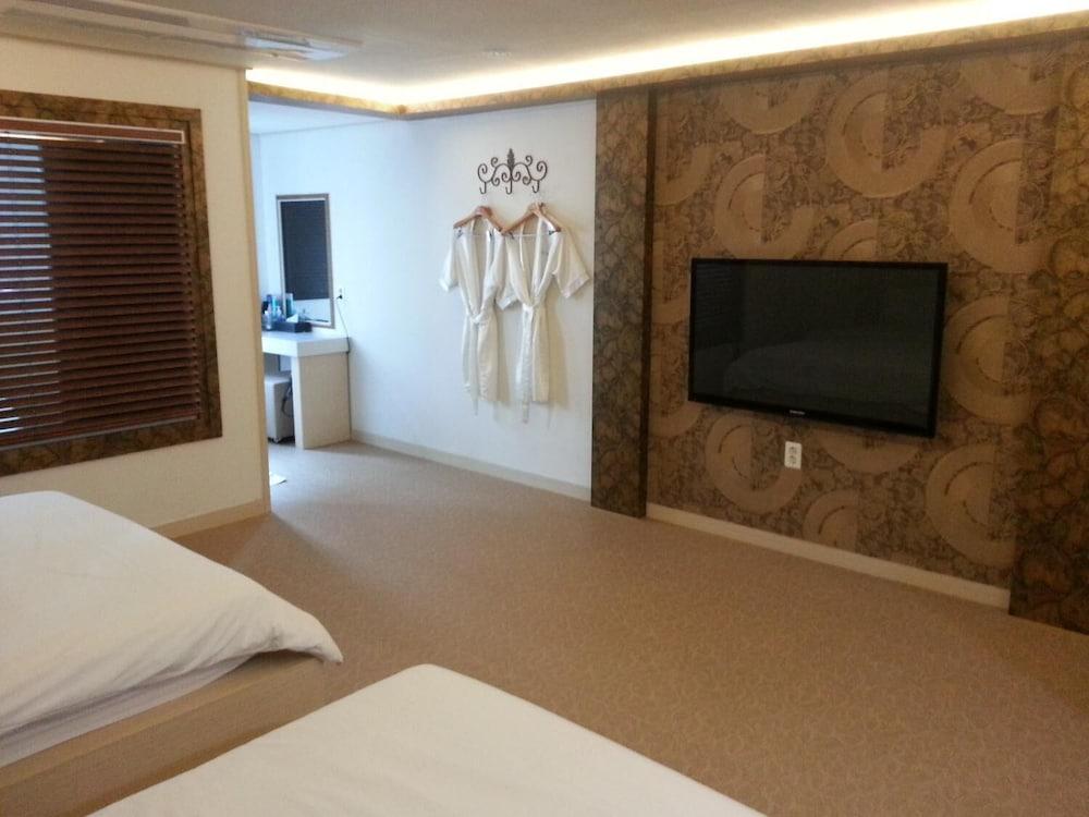 Hotel W Shinjeju Exterior photo
